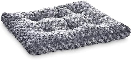 Amazon Basics Cats and Dogs Bed, Machine Washable Pet Bed, Extra Large (117 x 74 x 10 cm), Grey Swirl
